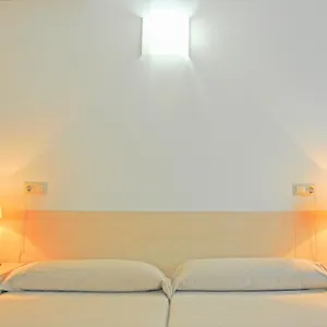 Hostel Residencia Universitaria Resa Sant Jordi, Tarragona